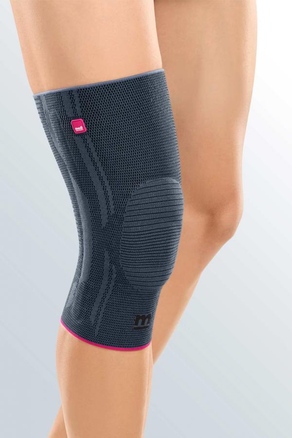 Bauerfeind Bauerfeind Genutrain Comfort - Compression knee brace with  plastic stays for relief and stabilization of the knee joint